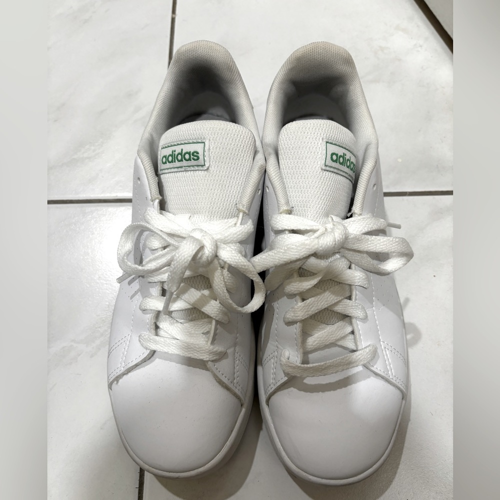 Adidas runners size 5 Men’s or 6.5 women’s